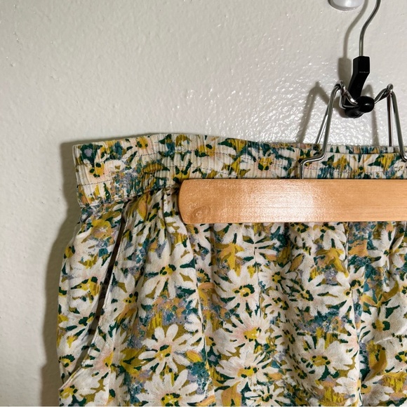 Mossimo Pull On Shorts White Green Floral S - Picture 4 of 9